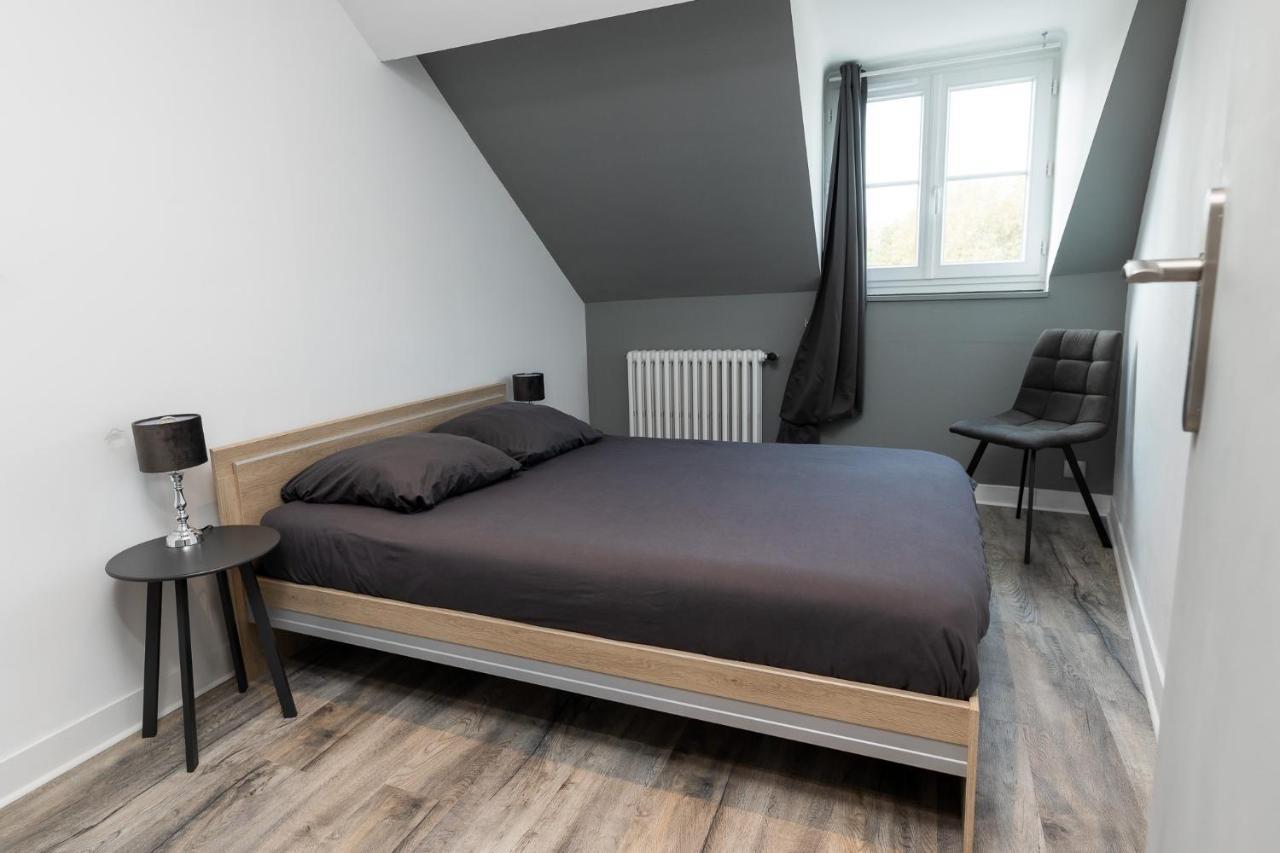 A6 - Comme A La Maison - *
