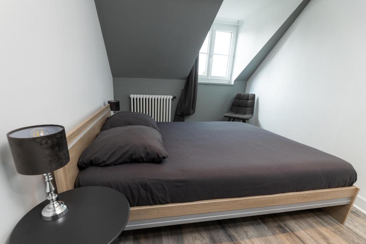 A6 - Comme A La Maison -