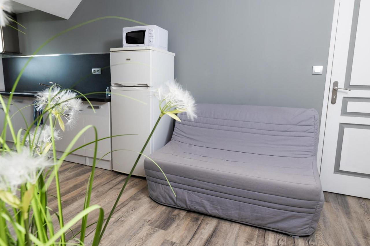 A6 - Comme A La Maison - *