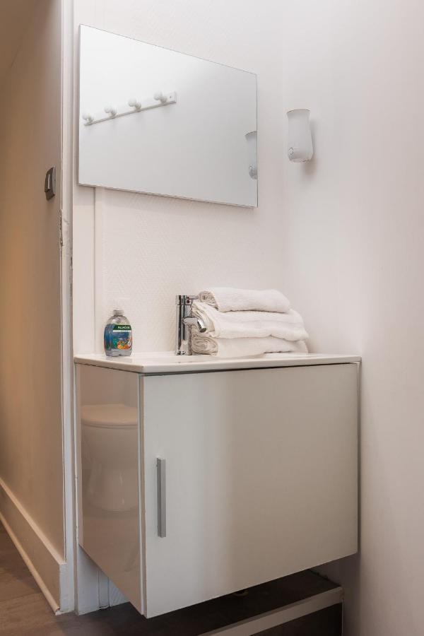 A6 - Comme A La Maison - *