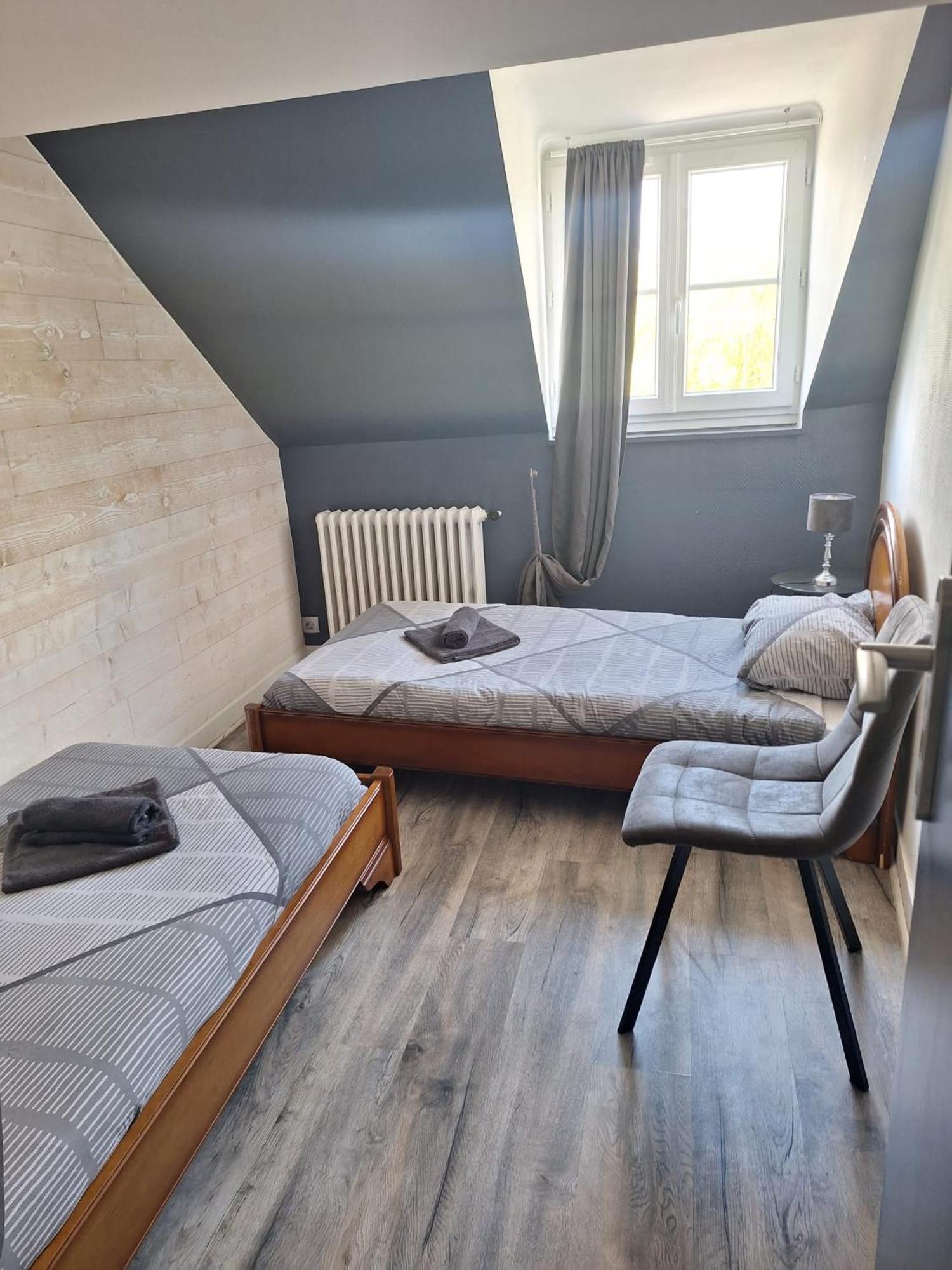 A6 - Comme A La Maison -